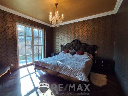 12 Schlafzimmer 2721