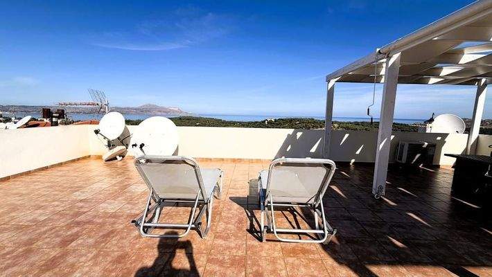 Kreta, Apokoronas: Wunderschönes 2-Schlafzimmer-Haus mit Meerblick, Garten und Dachterrasse in Plaka bei Chania