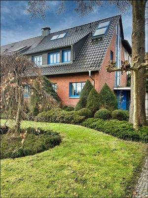 Großzügiger Vorgarten