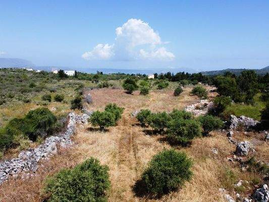 Wundervolles Grundstück zum Verkauf in Xirosterni