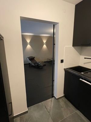 Blick v Küche Richtung WohnSchlafzimmer.jpg
