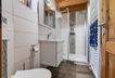 Gäste-WC mit bodengleicher Dusche