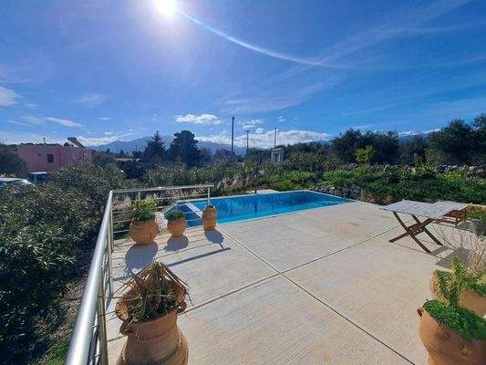 Kreta – Modernes Neubauhaus mit privatem Pool und Bergblick