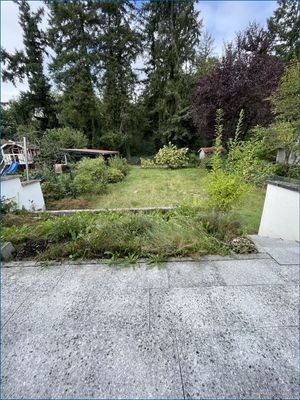 Terrasse mit Blick auf den garten