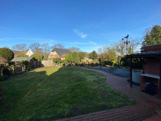 Blick auf den angelegten Gartenbereich