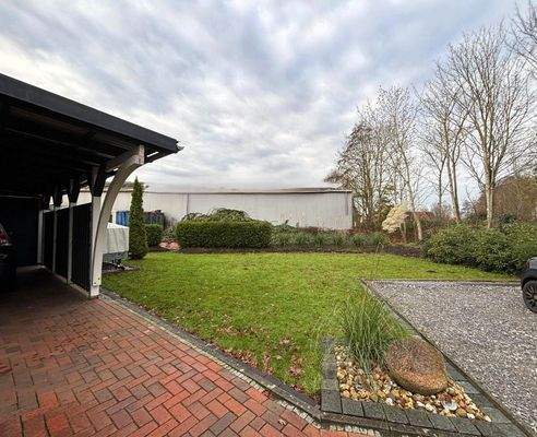 viel Platz durch das unbebaubare Nebengrundstück