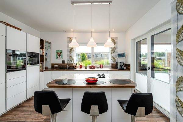 Die hochwertige Einbauküche mit Kochinsel