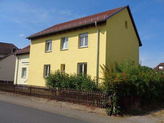 Hausansicht von der Straße