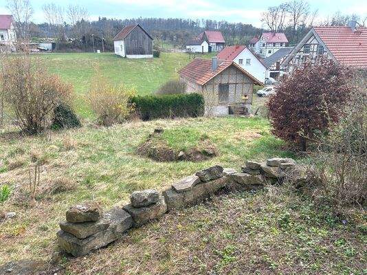 15 Grünfläche hinter dem Haus.jpg