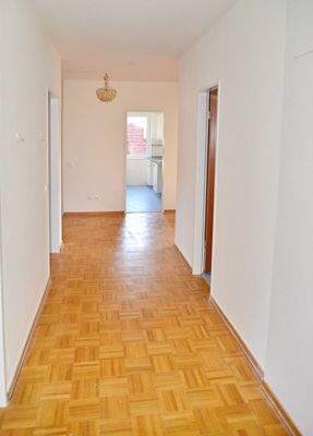 Flur Blick in die Küche