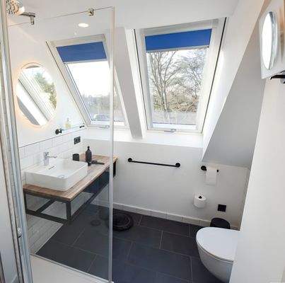 Das Duschbad im Dachgeschoss