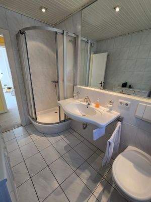 Badezimmer 1 mit Dusche