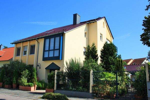 C4EDA7D5-952B-3CEC-9308-DACB4DFD089E