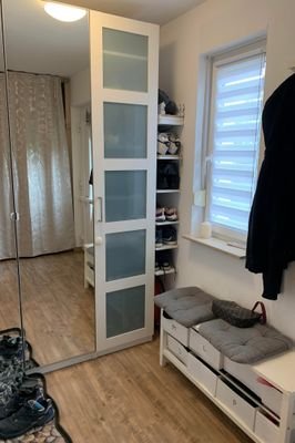 Garderobe mit Einbauschrank