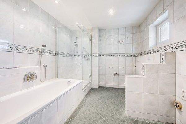 Badezimmer Erdgeschoss