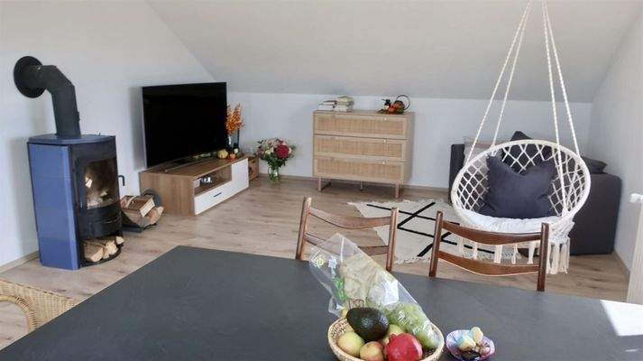 Wohnzimmer mit Schwedenofen DG