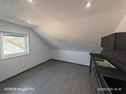 Küche Dachgeschoß 4.jpg