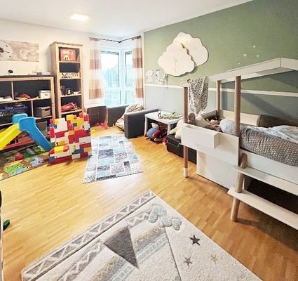 Kinderzimmer-1, Bild 2.JPG