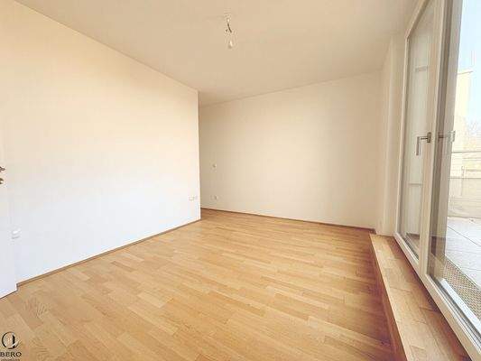 Schlafzimmer mit Schrankraum