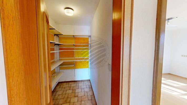 EG Abstellraum neben Küche