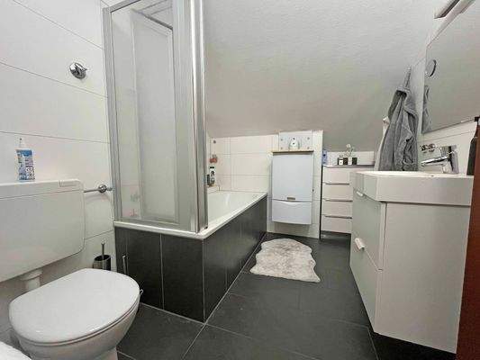 Badezimmer (Beispielwohnung DG)