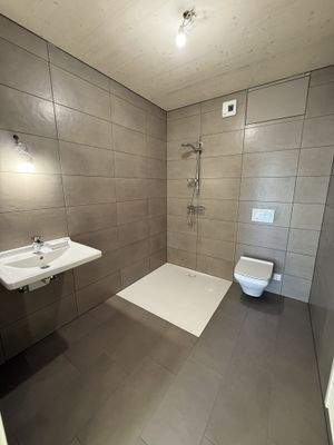 4-Zi_Duschbad.jpg