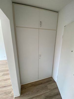 Wandschrank im Flur