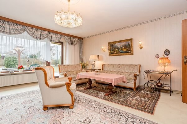 Wohnzimmer mit Zugang zur Terrasse