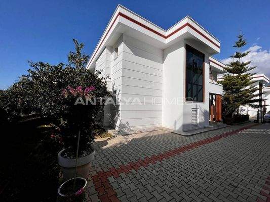 Stylish House with Sea and City Views in Alanya