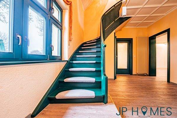 10_Treppe im Eingangsbereich