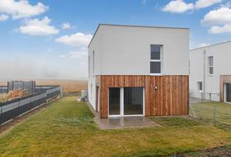 Rückfoto Haus 1.png