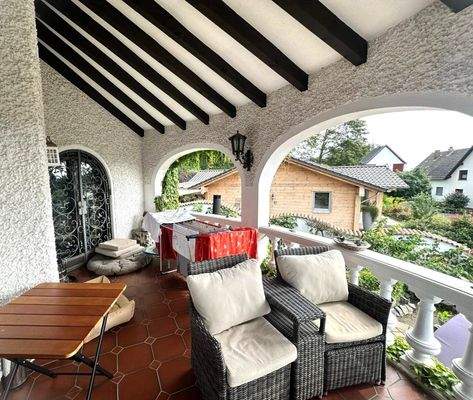 viel Platz auf der Loggia 