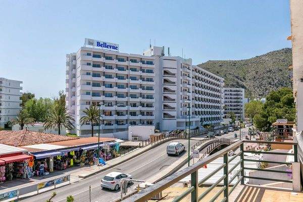 Blick vom Balkon auf die Umgebung 
