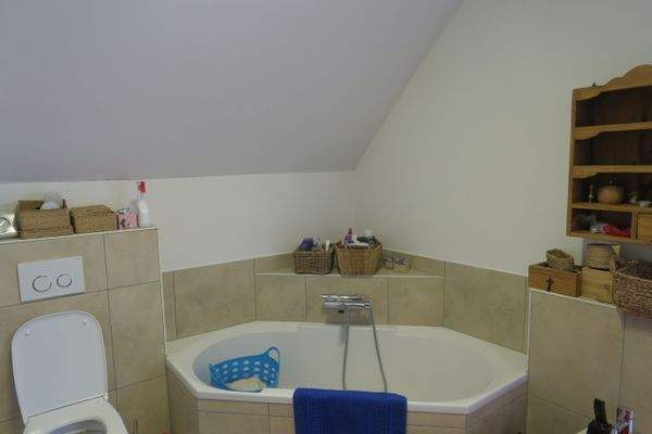 Bad Dusche WC Schlafzimmer