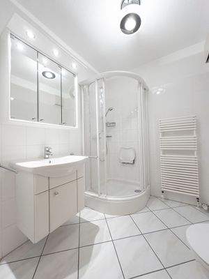 Am Lagerfeld 5 Bad I.jpg