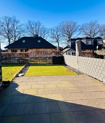 Terrasse mit Garten