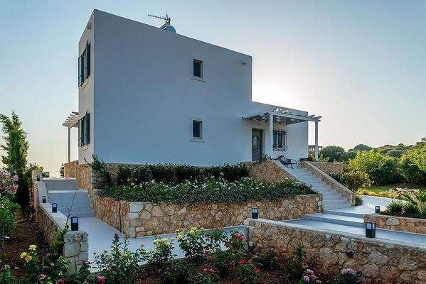 Kreta, Tersanas: Luxusvilla mit unschlagbarer Aussicht in ruhiger Lage zu verkaufen