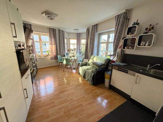 1.OG - Wohnzimmer mit Küche