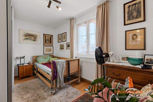 Blick ins Schlafzimmer im Erdgeschoss