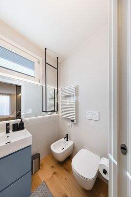 Badezimmer Schlafzimmer 1