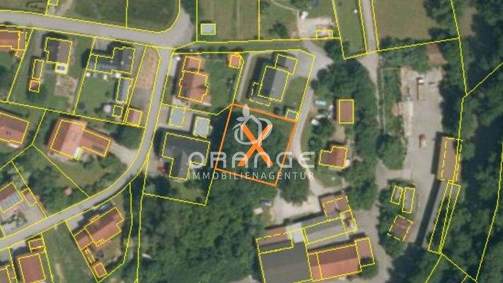 Luftansicht mit Parzellenkarte