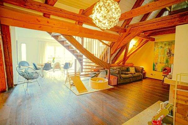 Esszimmer mit Zugang zur Dachterrasse 