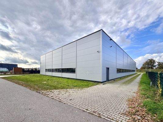 Straßenansicht seitlich