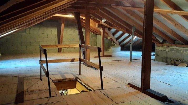 Ausbau-Potenzial: Großzügiger Dachboden mit Entwicklungschancen