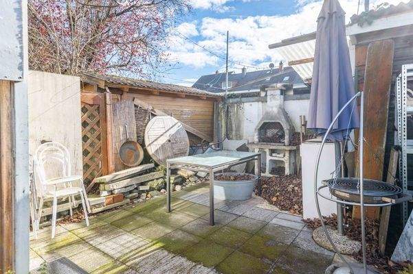 Terrasse mit Außenkamin