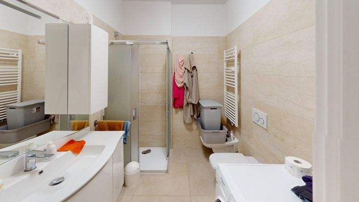 Meran-Merano-in-vendita-vendesi-verkaufen-Zweizimmerwohnung-bilocale-ristrutturato-saniert-Balkon-balcone-Garage-investimento-Investition-vermietet-affittato