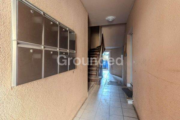 Hauseingang und Briefkästen