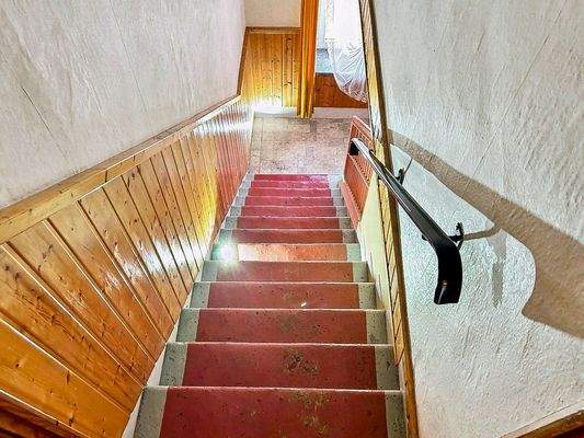 Treppe ins Obergeschoss
