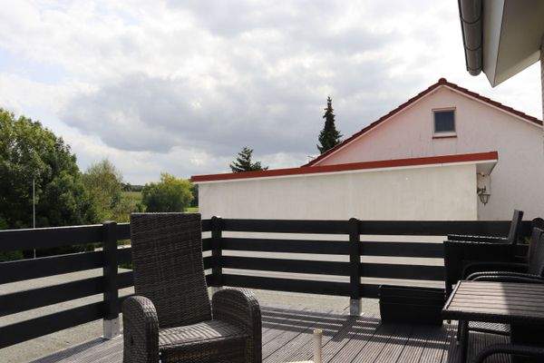 großzügige Dachterrasse 12qm