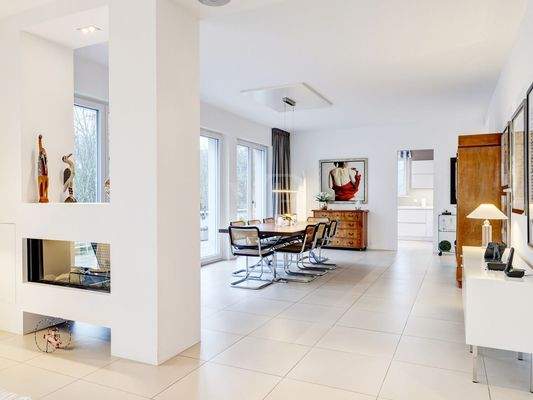 Essbereich mit Kamin